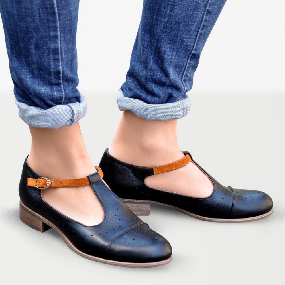 Julia Bo Women's Black Leather T-Strap Mary Janes with Tan Accent EU 42